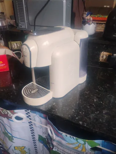 Cafeteira elétrica cápsulas Delta 