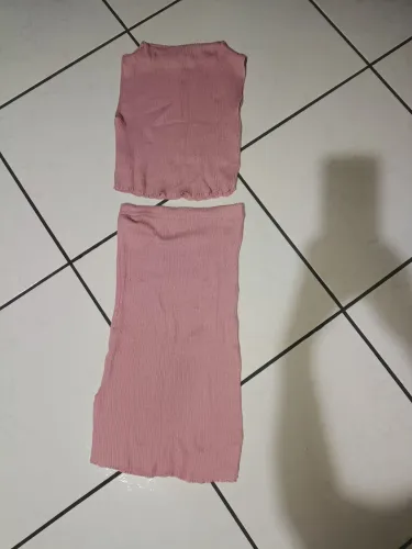 Vendo conjunto saia e blusa