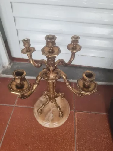 Candelabro antigo de 5 braços em bronze com base de mármore