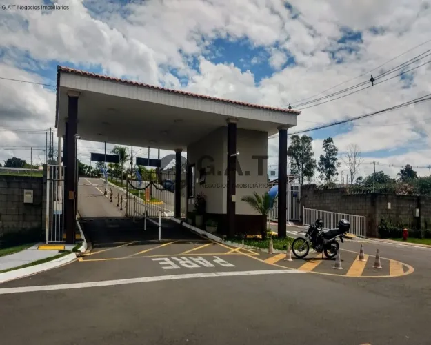 Casa em condomínio para locação em Sorocaba-SP, 2 quartos, 1 sala, 1 banheiro, 2 vagas de 