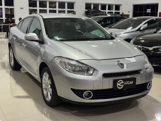 Renault Fluence Sedan Privilège 2.0 16V Flex AUT 2011