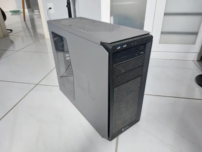 Gabinete Corsair Midtower com Coolers e Gravador de DVD
