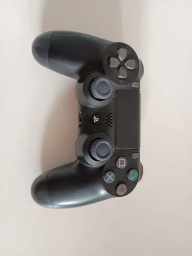 Controle PS4 Original semi-novo funcionando perfeitamente 