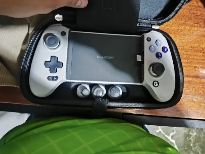 Controle portátil gamesir Galileu com case