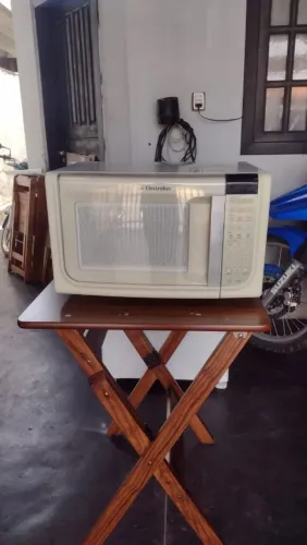 Micro-ondas Electrolux 30 l 127 volts.