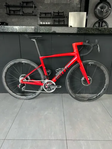 BMC SLR01 - SRAM Red | Zipp 353 NSW | Nova