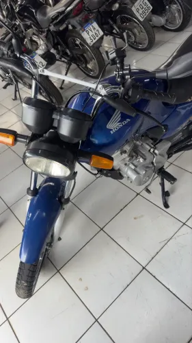 Vendo titan 125 modelo 2002