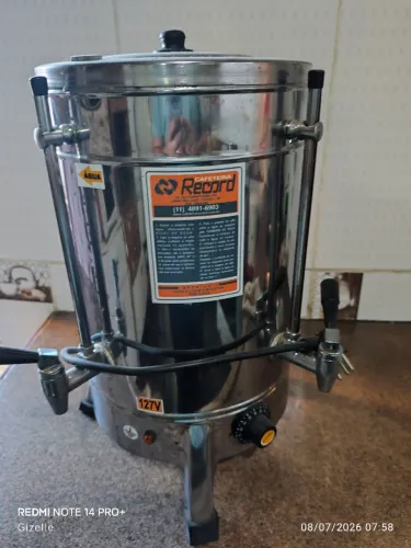 Cafeteira Industrial Record 6L 127V, excelente estado.
