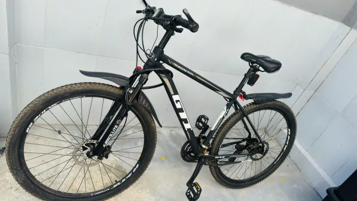 Bicicleta profissional, leve e resistente 