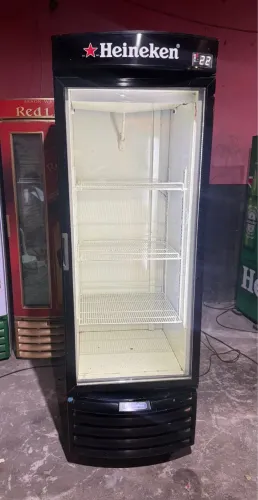 Freezer expositor cervejeiro metalfrio Heineken funcionando perfeitamente