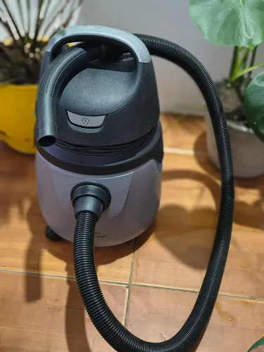 Aspirador ELECTROLUX de Pó e Água