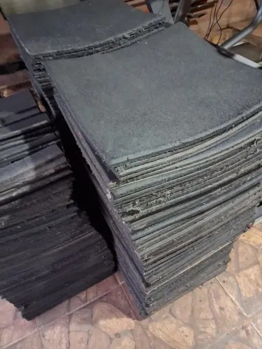 Academia piso emborrachado 50x50 de 15mm