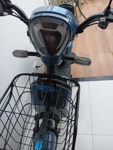 Bicicleta elétrica semi-nova