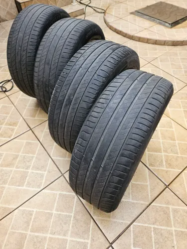 Pneus Michelin 215/55 R17