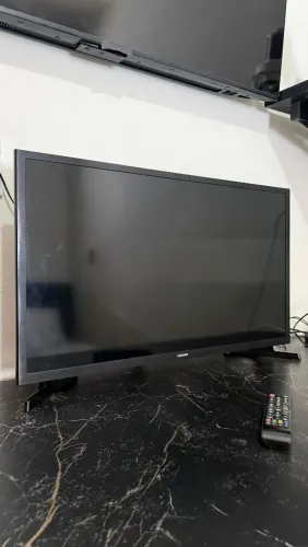 TV Samsung de 32 polegadas, em bom estado e pronta para uso! Muito conservado entrego