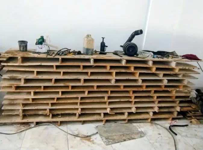 Madeiras / taipas/ escoras / painéis