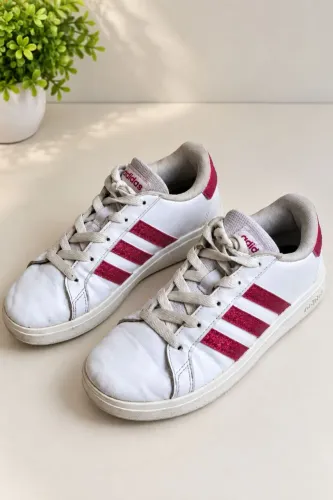 Tênis infantil Adidas número 30