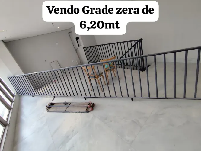Vendo Grade Zerada com 6,20Mt de Comprimento  por 0,95cm de Altura . 