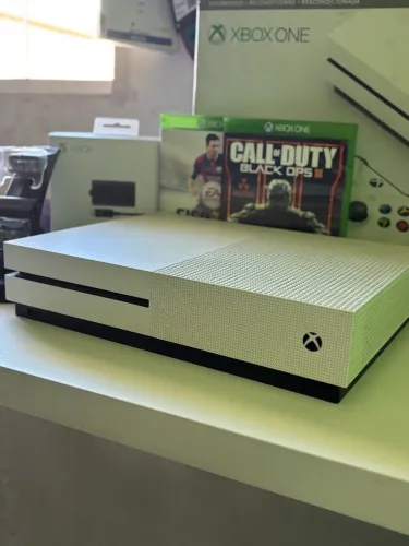 OPORTUNIDADE! Xbox one Slim