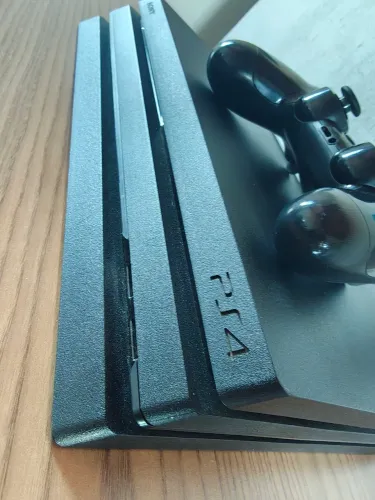 Ps4 pro 1TB + jogos