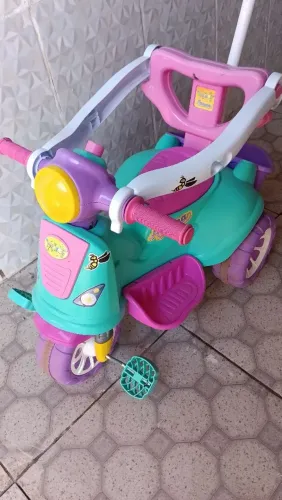 Vendo esse carrinho de passeio de menina!