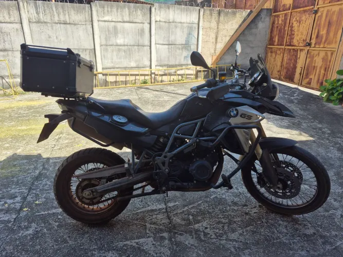 Vendo BMW F800GS Ano 2017 - Segundo dono com apenas 33 mil km. Pneu traseiro novo.