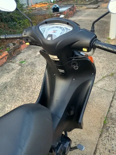 Vende-se Honda biz