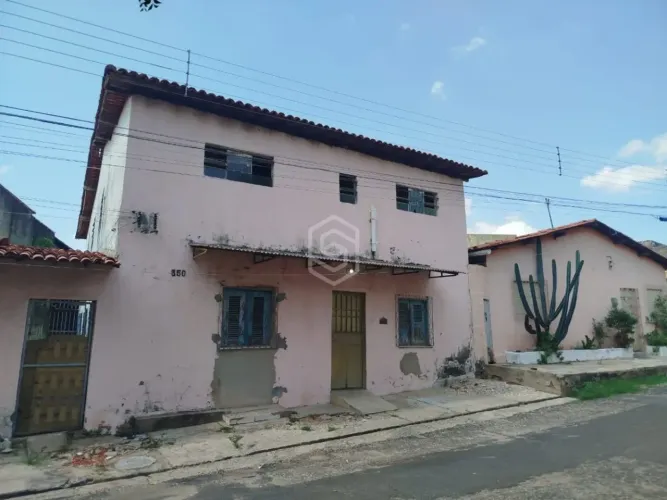 CASA RESIDENCIAL NO BAIRRO MONTE CASTELO