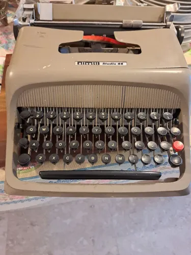 Máquina de escrever antiga 