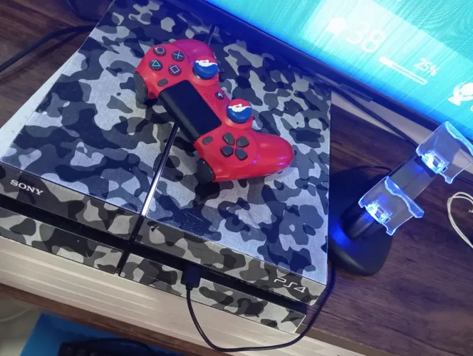 Vendo ps4 de 500 gb com carregador