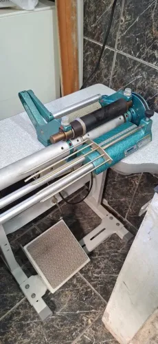 Máquina de cortar viés usada , mais bem conservada . Único dono