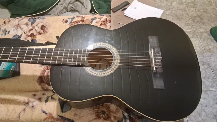 Vendo violão interesse chama no WhatsApp *