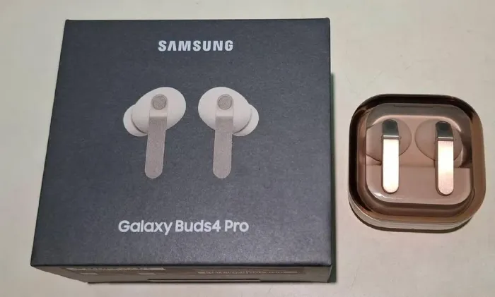 VENDO FONE GALAXY BUDS 4 PRO NOVO