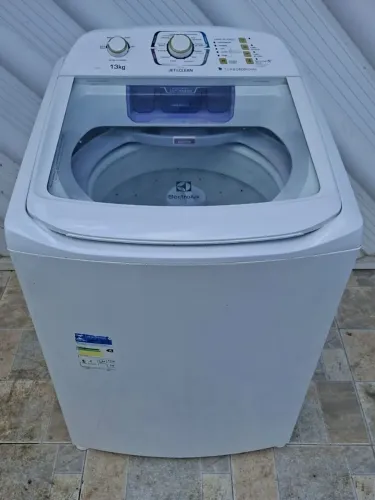 Máquina de lavar roupas Electrolux 13kg toda original semi nova