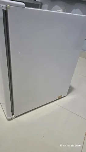 Frigobar Consul 76 Litros com Gaveta Multiuso - CRC08CB