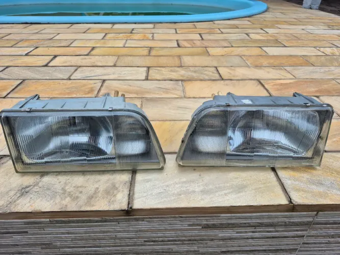 Par farol Cibie com logo GM opala/caravan 1988 a 1992