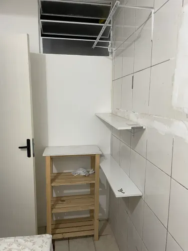 Alugo quartos, com casa mobiliada. 500 reais