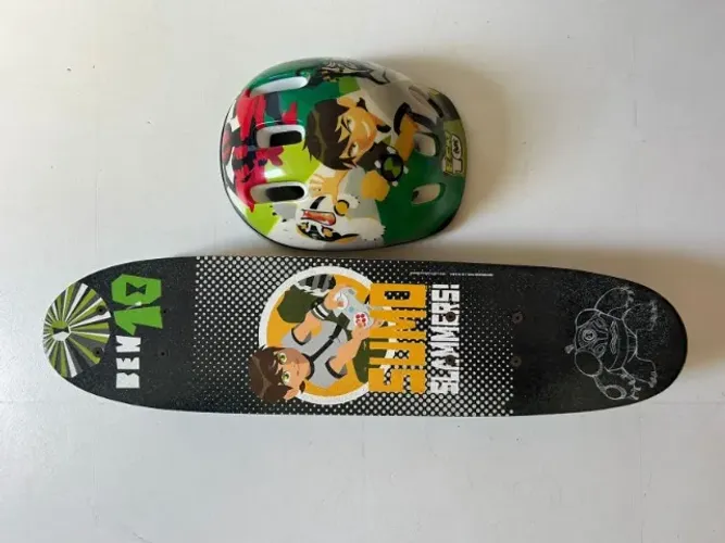 Skate infantil Ben 10 + capacete + bolsa