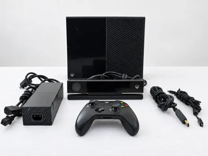 Microsoft Xbox One + Kinect + Controle Original + Fonte e Cabos