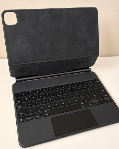 IPad Magic Keyboard - 11 Polegadas