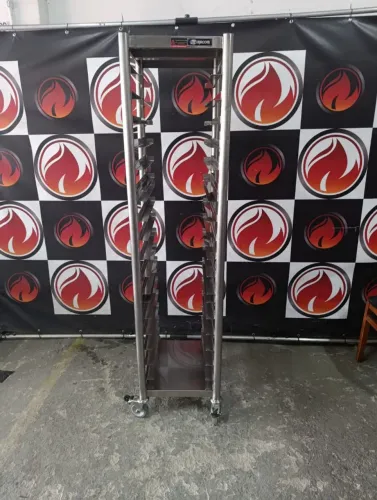 Carrinho 41x48x1,75 todo no aço inox marca MACOM usado rodízio funcionando perfeitamente