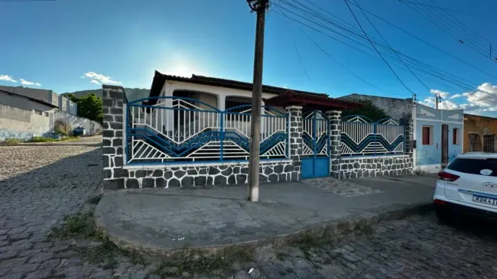 BELA CASA NO BAIRRO DO ALTO