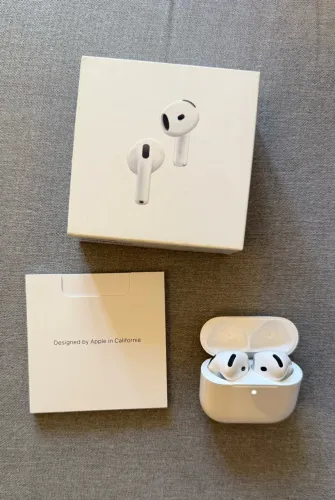 AirPods 4 com cancelamento de ruído