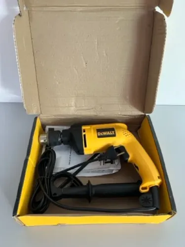 Furadeira De Impacto 13mm Dewalt Modelo Dw508s Potência 800w Amarelo 220v 50 Hz/60 Hz