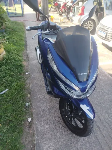 Moto PCX conservado