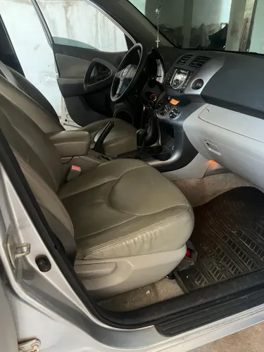 Toyota RAV4 2.4 4X2 16V 170cv Aut. 2011