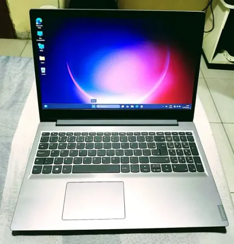 Notebook Lenovo Core i3-8130u 8gb Ram Ddr4 Ssd 256gb Tela FHD 15.6