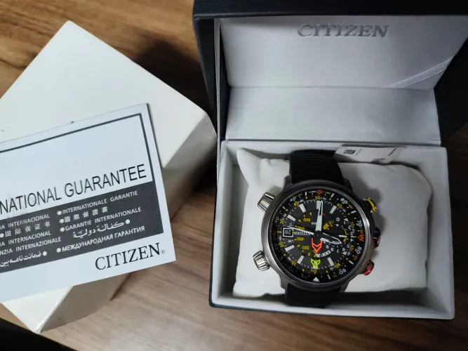 Citizen Promaster Altichron 2800 reais. Usei 1 vez 