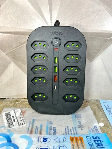 Extensão Coibeu 10 tomadas + portas USB