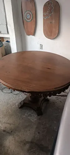 Mesa em madeira maciça jacarandá